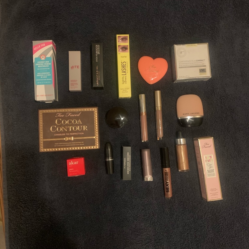 MAKEUP BUNDLE/MYO/NOTREALPRICE